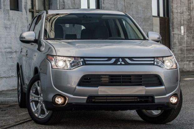 Outlander 2015 chega com motor a diesel por R$ 173.990