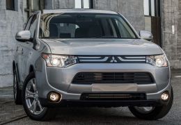 Outlander 2015 chega com motor a diesel por R$ 173.990