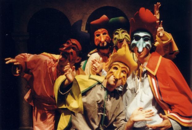 O teatro popular e Commedia dell arte