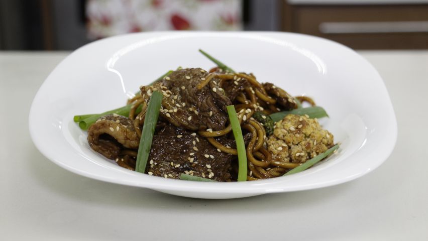 Curso de Rota Asiática: Arroz Tailandês e Tofu Recheado